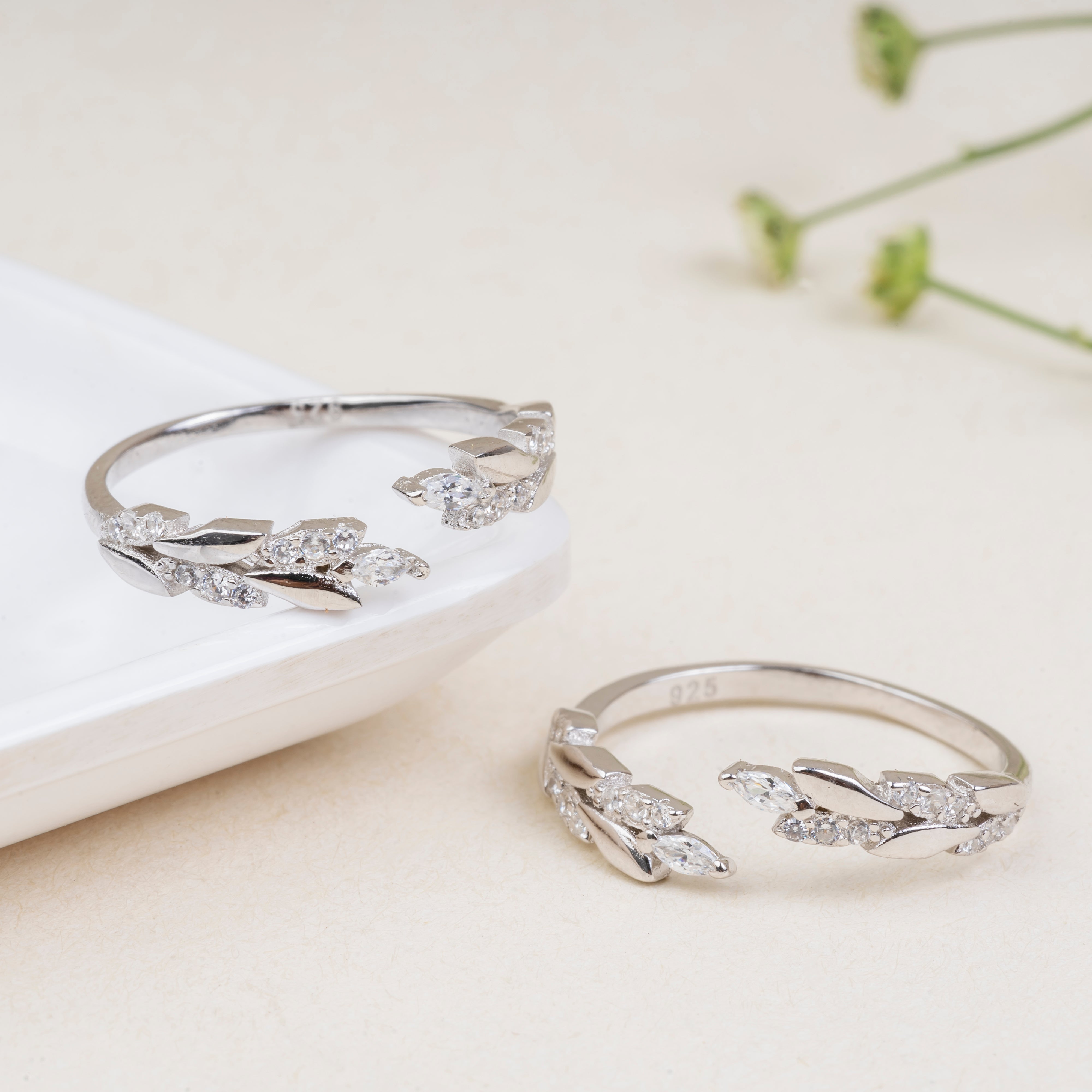 Silver Designer Leaf Toe Ring