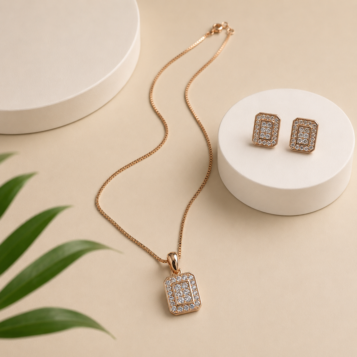 Silver Rose Royal Frame Sparkle Pendant Set