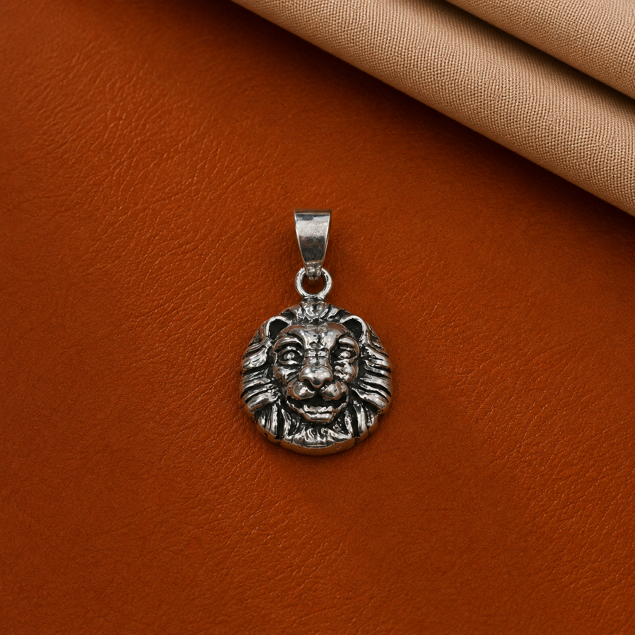 Silver Vintage Lion Head Pendant
